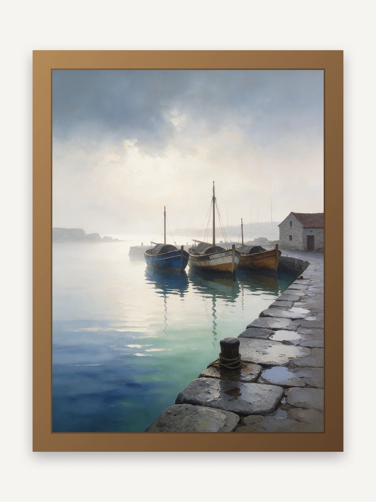 Tableau à l'huile représentant des barques de pêche amarrées dans un port brumeux sous une douce lumière matinale après la pluie.